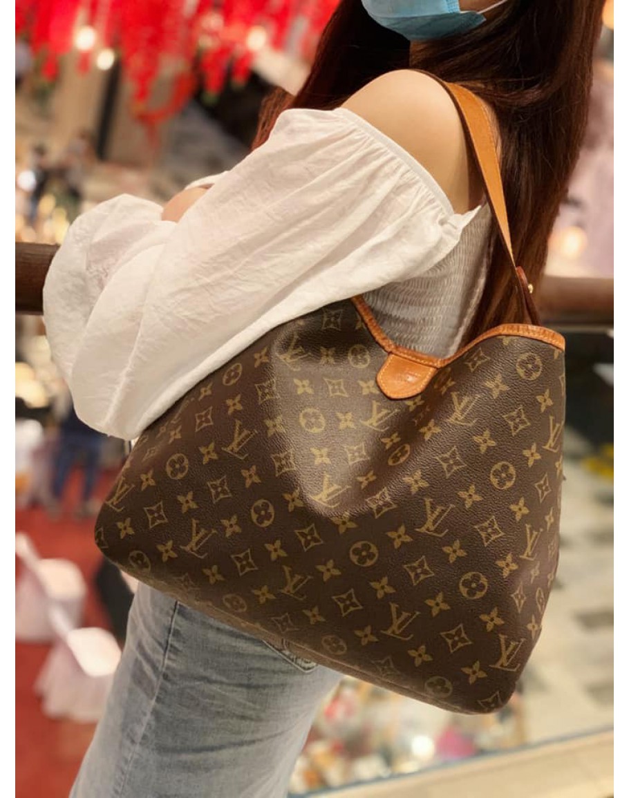 Delightful lv hot sale